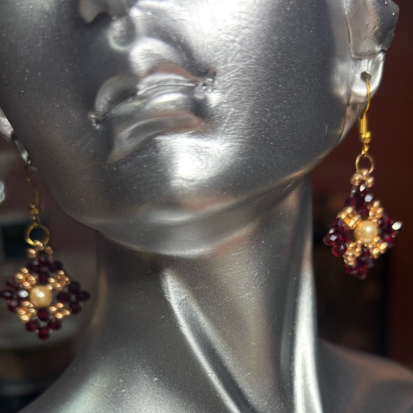 Hand crafted dangle pierced earrings shell cream pearls red gold beads 2 inches - Picture 8 of 8